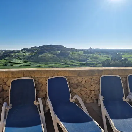 Sardinella - 3 Bedrooms Farmhouse Including A Pool In Xaghra - Gozo Villa