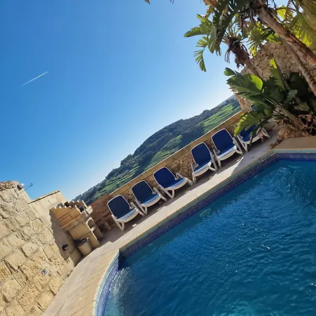 Sardinella - 3 Bedrooms Farmhouse Including A Pool In Xaghra - Gozo Villa *